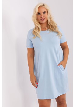 Jasnoniebieska sukienka plus size basic z kieszeniami ze sklepu 5.10.15 w kategorii Sukienki - zdjęcie 169700174