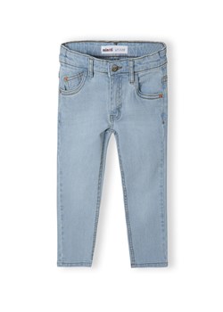 Jasnoniebieskie spodnie jeansowe dla chłopca - Minoti ze sklepu 5.10.15 w kategorii Spodnie chłopięce - zdjęcie 169700443