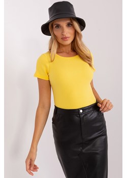 Żółta prążkowana bluzka basic z krótkim rękawem ze sklepu 5.10.15 w kategorii Bluzki damskie - zdjęcie 169701240