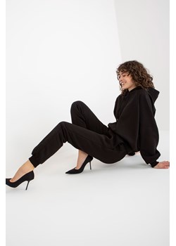 Czarny damski dresowy komplet basic ze spodniami ze sklepu 5.10.15 w kategorii Dresy damskie - zdjęcie 169702134