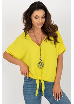 Żółta damska bluzka na co dzień z wiązaniem z naszyjnikiem ze sklepu 5.10.15 w kategorii Bluzki damskie - zdjęcie 169703042
