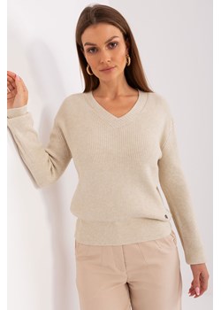 Sweter z dzianiny z wiskozą jasny beżowy ze sklepu 5.10.15 w kategorii Swetry damskie - zdjęcie 169703082