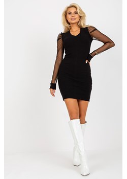 Czarna prążkowana sukienka dopasowana z dekoltem V ze sklepu 5.10.15 w kategorii Sukienki - zdjęcie 169703092