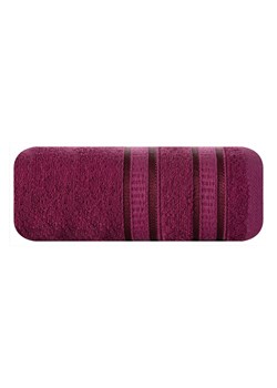 Ręcznik Mila 70x140 cm - amarantowy ze sklepu 5.10.15 w kategorii Ręczniki - zdjęcie 169703532
