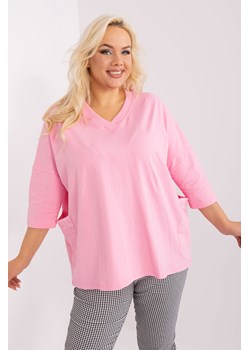 Bluzka plus size z dekoltem w serek różowy ze sklepu 5.10.15 w kategorii Bluzki damskie - zdjęcie 169704654