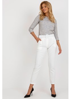 Ecru klasyczne spodnie z materiału do kostki Giulia ze sklepu 5.10.15 w kategorii Spodnie damskie - zdjęcie 169705752
