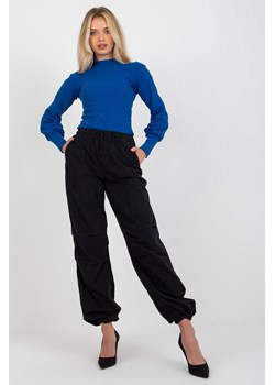 RUE PARIS Kobaltowa prążkowana bluzka basic z bawełny ze sklepu 5.10.15 w kategorii Bluzki damskie - zdjęcie 169706813