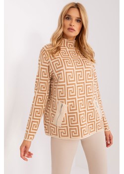 Camelowo-beżowy sweter z półgolfem we wzory ze sklepu 5.10.15 w kategorii Swetry damskie - zdjęcie 169707063