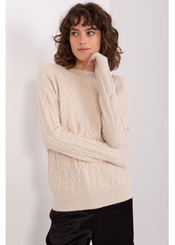 Jasnobeżowy dzianinowy damski sweter we wzór warkoczy ze sklepu 5.10.15 w kategorii Swetry damskie - zdjęcie 169708064