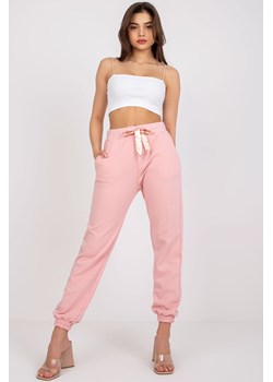 Spodnie dresowe damskie - różowe ze sklepu 5.10.15 w kategorii Spodnie damskie - zdjęcie 169708333