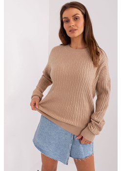 Beżowy sweter damski klasyczny z okrągłym dekoltem ze sklepu 5.10.15 w kategorii Swetry damskie - zdjęcie 169708654