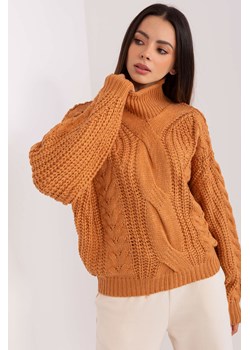 Jasnobrązowy damski sweter oversize z warkoczami ze sklepu 5.10.15 w kategorii Swetry damskie - zdjęcie 169711044