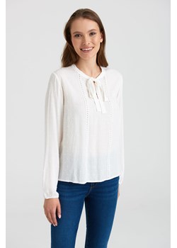 Bluzka damska z długim rękawem biała ze sklepu 5.10.15 w kategorii Bluzki damskie - zdjęcie 169711083