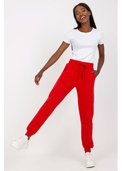 Czerwone dresowe spodnie basic jogger ze sklepu 5.10.15 w kategorii Spodnie damskie - zdjęcie 169711431