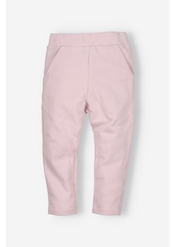 I Love Colors klasyczne spodnie dresowe dla dziewczynki- pudrowy róż ze sklepu 5.10.15 w kategorii Spodnie dziewczęce - zdjęcie 169711444