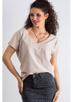 Bawełniany t-shirt damski- beżowy w serek ze sklepu 5.10.15 w kategorii Bluzki damskie - zdjęcie 169712312