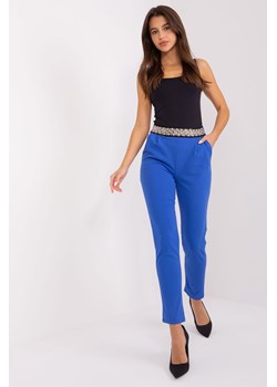 Ciemnoniebieskie spodnie cygaretki z kieszeniami ze sklepu 5.10.15 w kategorii Spodnie damskie - zdjęcie 169712700