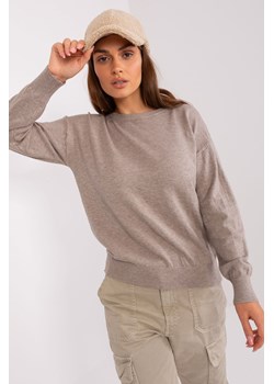 Ciemnobeżowy sweter klasyczny z długim rękawem ze sklepu 5.10.15 w kategorii Swetry damskie - zdjęcie 169714203