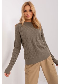 Oliwkowy sweter klasyczny we wzory ze sklepu 5.10.15 w kategorii Swetry damskie - zdjęcie 169715091