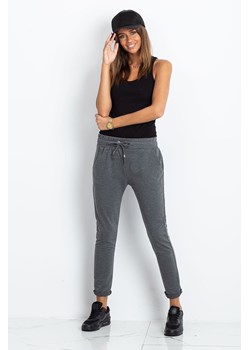 Ciemno szare spodnie dresowe Cadence ze sklepu 5.10.15 w kategorii Spodnie damskie - zdjęcie 169716202