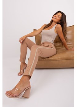 Camelowe damskie spodnie dresowe z lampasami ze sklepu 5.10.15 w kategorii Spodnie damskie - zdjęcie 169717330