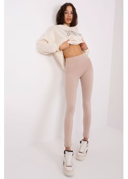 Beżowe legginsy basic z gumką w pasie RUE PARIS ze sklepu 5.10.15 w kategorii Spodnie damskie - zdjęcie 169717631