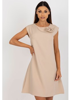 Beżowa sukienka koktajlowa bez rękawów RUE PARIS ze sklepu 5.10.15 w kategorii Sukienki - zdjęcie 169717893