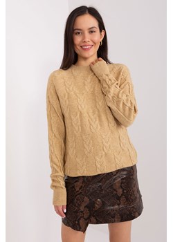 Sweter z warkoczami o luźnym kroju camelowy ze sklepu 5.10.15 w kategorii Swetry damskie - zdjęcie 169719680