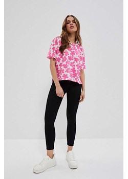 Bawełniany t-shirt damski w różowe kwiaty ze sklepu 5.10.15 w kategorii Bluzki damskie - zdjęcie 169720203
