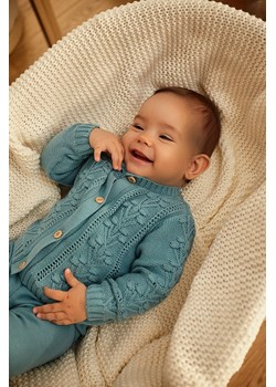 Niebieski sweter niemowlęcy z ozdobnym splotem ze sklepu 5.10.15 w kategorii Bluzy i swetry - zdjęcie 169722183