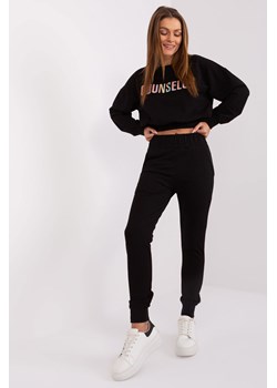 Czarny bawełniany komplet z bluzą z kolorowym napisem ze sklepu 5.10.15 w kategorii Dresy damskie - zdjęcie 169722190