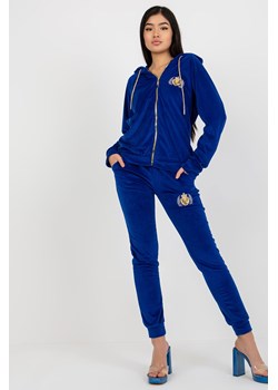 Kobaltowy dwuczęściowy komplet welurowy ze spodniami ze sklepu 5.10.15 w kategorii Dresy damskie - zdjęcie 169722392