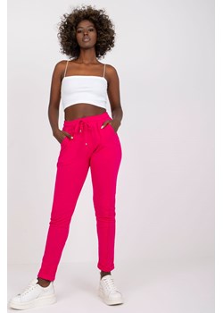 Fuksjowe spodnie basic Approachable ze sklepu 5.10.15 w kategorii Spodnie damskie - zdjęcie 169723200