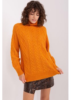 Musztardowy sweter z warkoczami i ściągaczami ze sklepu 5.10.15 w kategorii Swetry damskie - zdjęcie 169723342