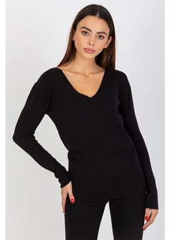 Czarny damski sweter klasyczny z kieszeniami ze sklepu 5.10.15 w kategorii Swetry damskie - zdjęcie 169723452