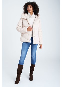 Krótka kurtka damska zimowa - ecru ze sklepu 5.10.15 w kategorii Kurtki damskie - zdjęcie 169723790