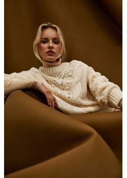 Ażurowy sweter damski lużny - ecru ze sklepu 5.10.15 w kategorii Swetry damskie - zdjęcie 169723922