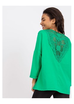 Bluzka damska z koronkową wstawką na plecach - zielona ze sklepu 5.10.15 w kategorii Bluzki damskie - zdjęcie 169724713