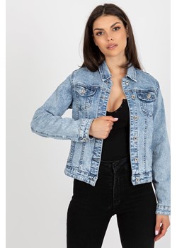 Niebieska krótka kurtka jeansowa z kieszeniami ze sklepu 5.10.15 w kategorii Kurtki damskie - zdjęcie 169726501