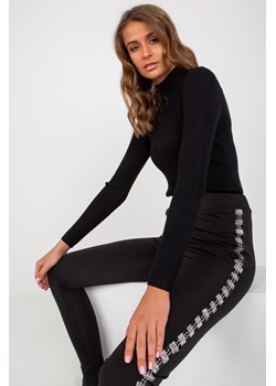 Czarny dopasowany sweter z półgolfem w prążek ze sklepu 5.10.15 w kategorii Swetry damskie - zdjęcie 169726991