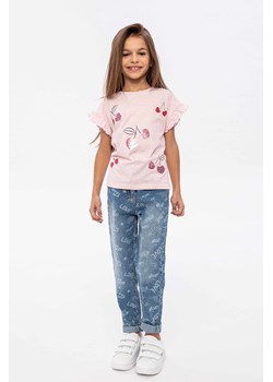 Jasnoróżowy t-shirt dziewczęcy z dzianiny- wiśnie ze sklepu 5.10.15 w kategorii Bluzki dziewczęce - zdjęcie 169728793