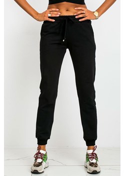 BASIC Spodnie dresowe damskie - czarne ze sklepu 5.10.15 w kategorii Spodnie damskie - zdjęcie 169729842