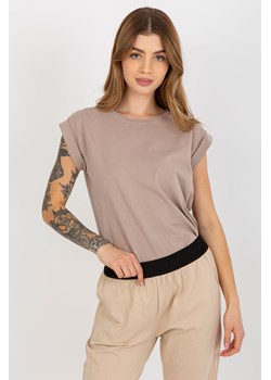 Ciemnobeżowy t-shirt basic z bawełny Revolution ze sklepu 5.10.15 w kategorii Bluzki damskie - zdjęcie 169731362