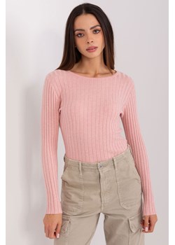 Jasnoróżowy dopasowany sweter damski klasyczny ze sklepu 5.10.15 w kategorii Swetry damskie - zdjęcie 169732330