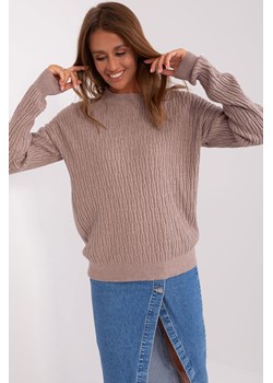 Ciemnobeżowy damski sweter klasyczny we wzory ze sklepu 5.10.15 w kategorii Swetry damskie - zdjęcie 169732402
