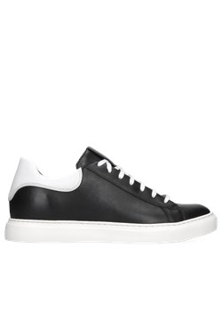 Czarno-białe podwyższające sneakersy, buty ze skóry, Conhpol, SH2680-02 ze sklepu Konopka Shoes w kategorii Trampki damskie - zdjęcie 169734570
