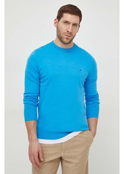 Tommy Hilfiger sweter męski kolor niebieski lekki ze sklepu ANSWEAR.com w kategorii Swetry męskie - zdjęcie 169750013