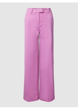 Spodnie materiałowe o rozkloszowanym kroju w jednolitym kolorze ze sklepu Peek&Cloppenburg  w kategorii Spodnie damskie - zdjęcie 169751481