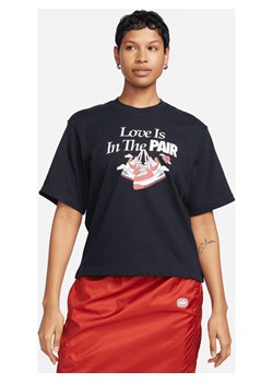 Damski T-shirt o luźnym kroju Nike Sportswear - Czerń ze sklepu Nike poland w kategorii Bluzki damskie - zdjęcie 169754424