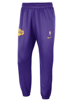 Spodnie męskie Los Angeles Lakers Spotlight Nike Dri-FIT NBA - Fiolet ze sklepu Nike poland w kategorii Spodnie męskie - zdjęcie 169754762